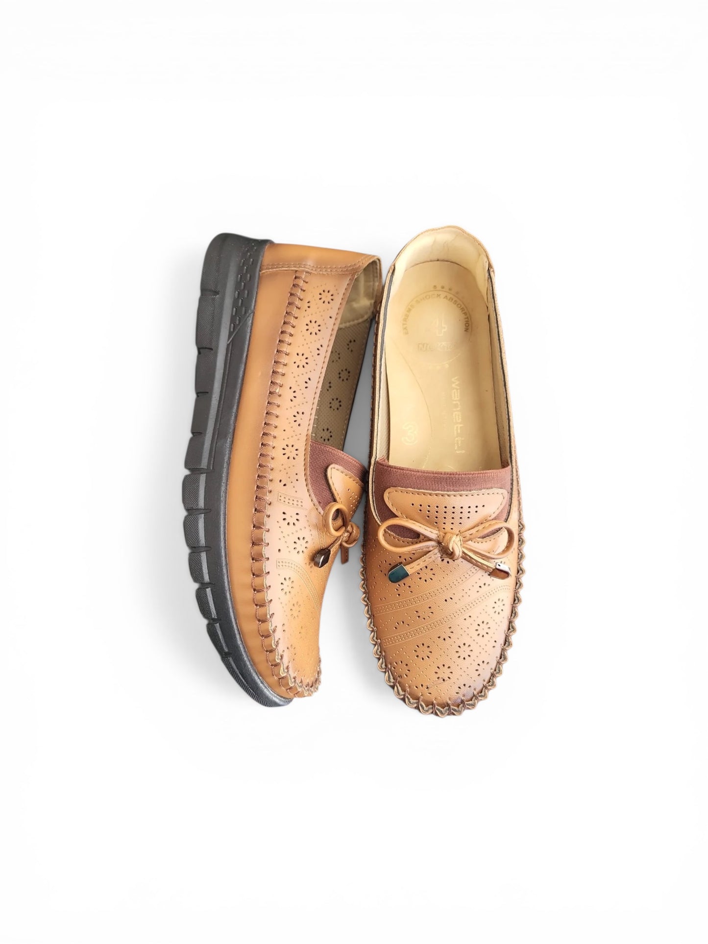 KURDELA DETAY KADIN AYAKKABI