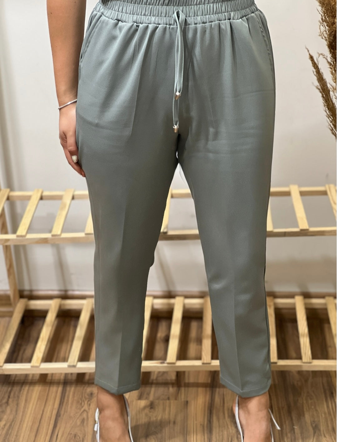 Her Kombinin Vazgeçilmezi: En Çok Satan Double Krep Kumaş Pantolon