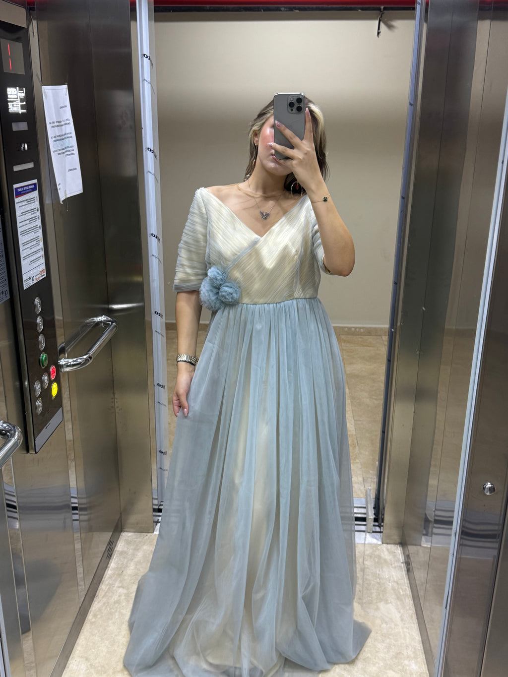 YARIM KOL V YAKA TRANSPARAN TÜLLÜ KABARIK ABİYE