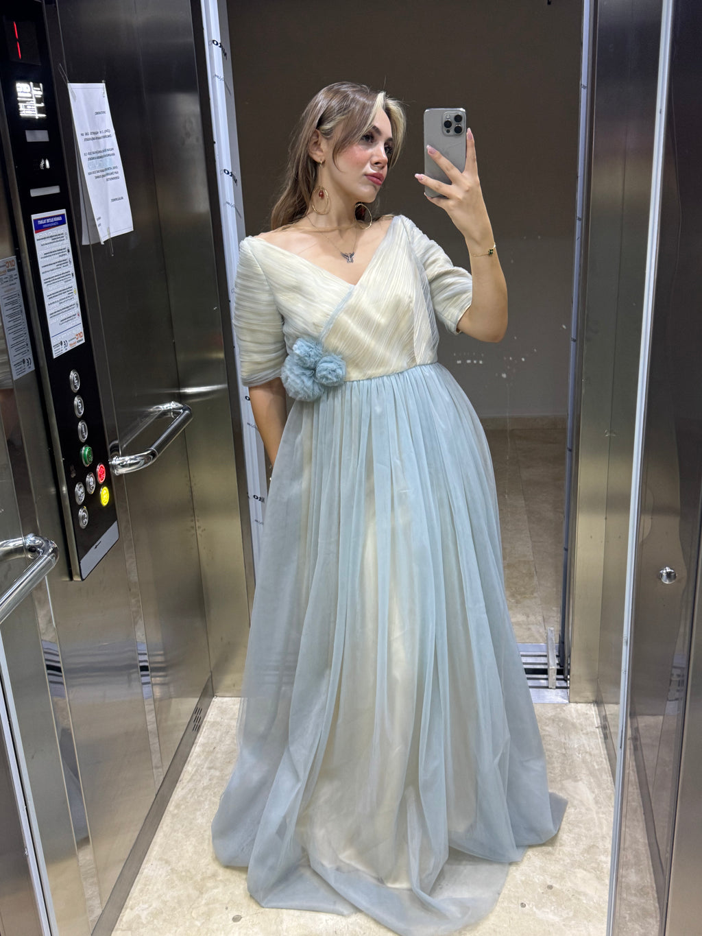 YARIM KOL V YAKA TRANSPARAN TÜLLÜ KABARIK ABİYE