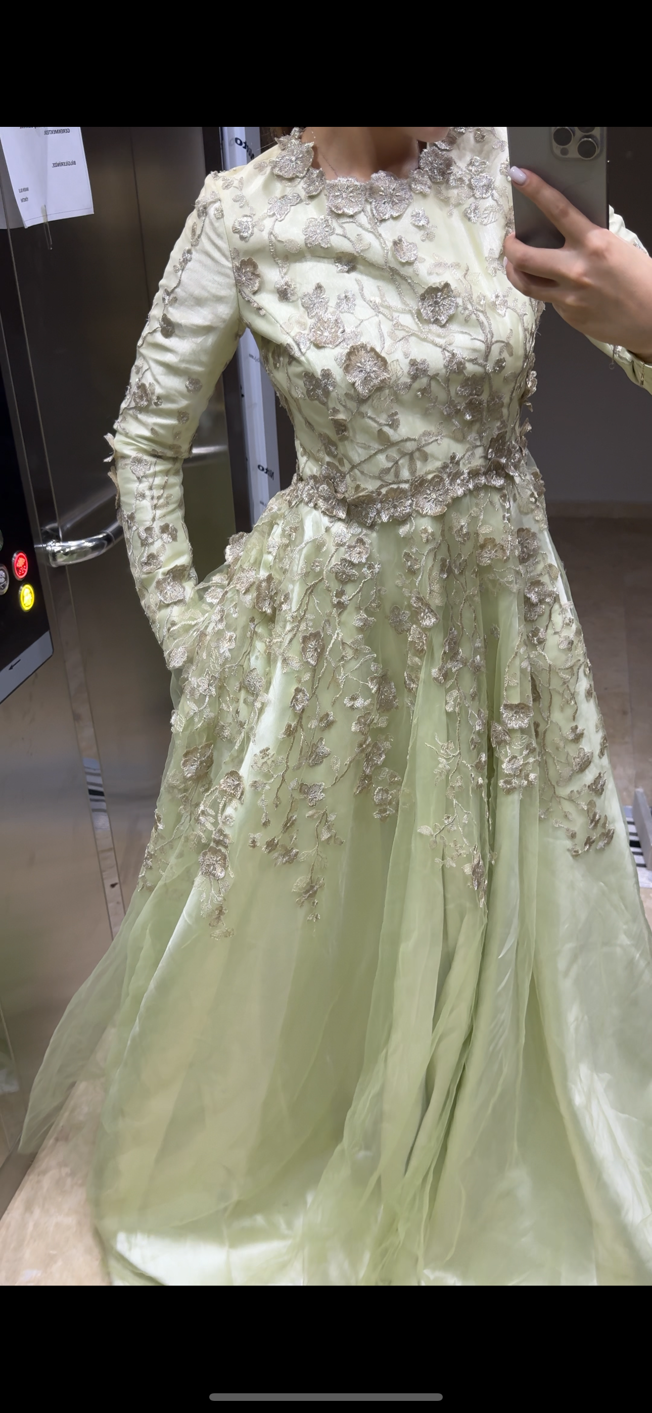 Çiçek Güpürlü Tüllü Prenses Model Tesettür Abiye