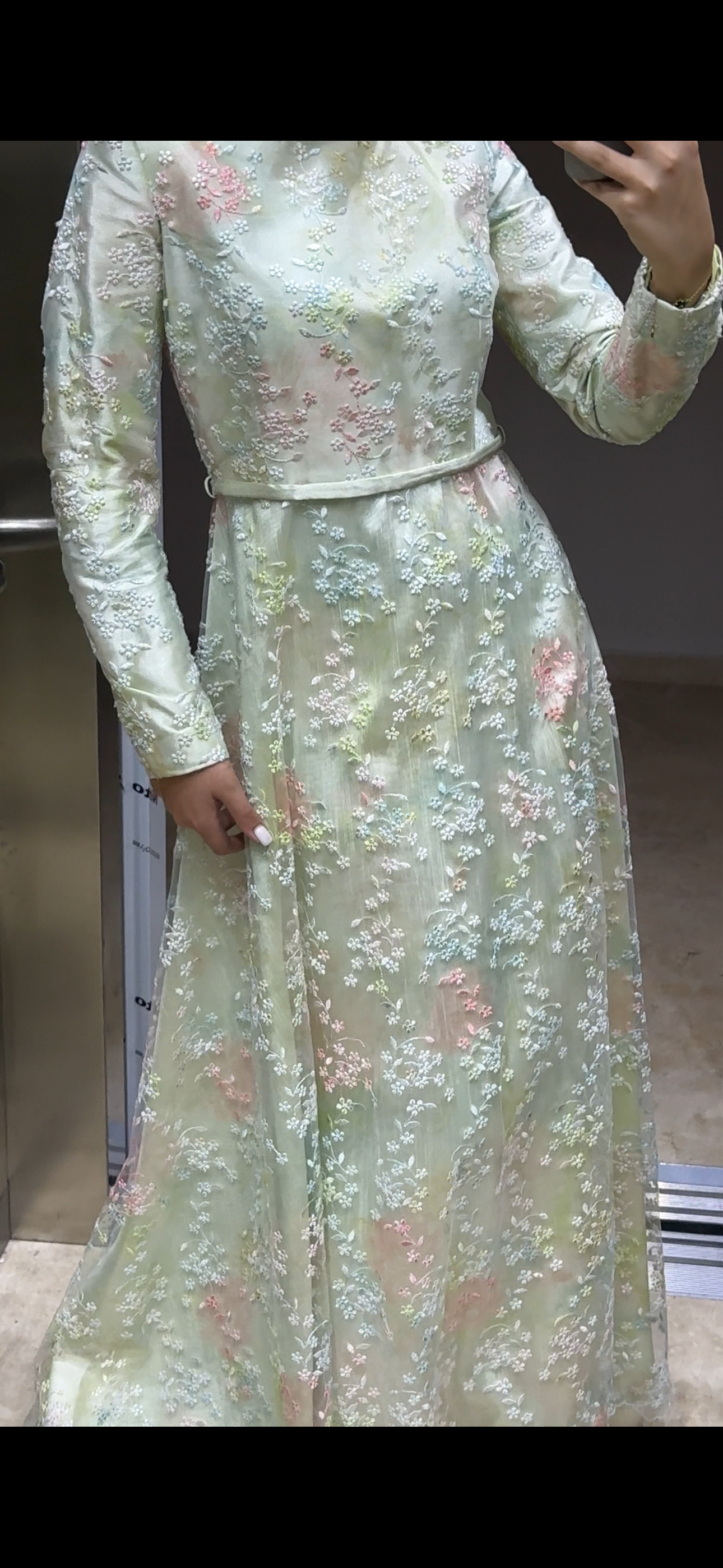 Prenses Model Çiçek İşlemeli Tesettür Abiye