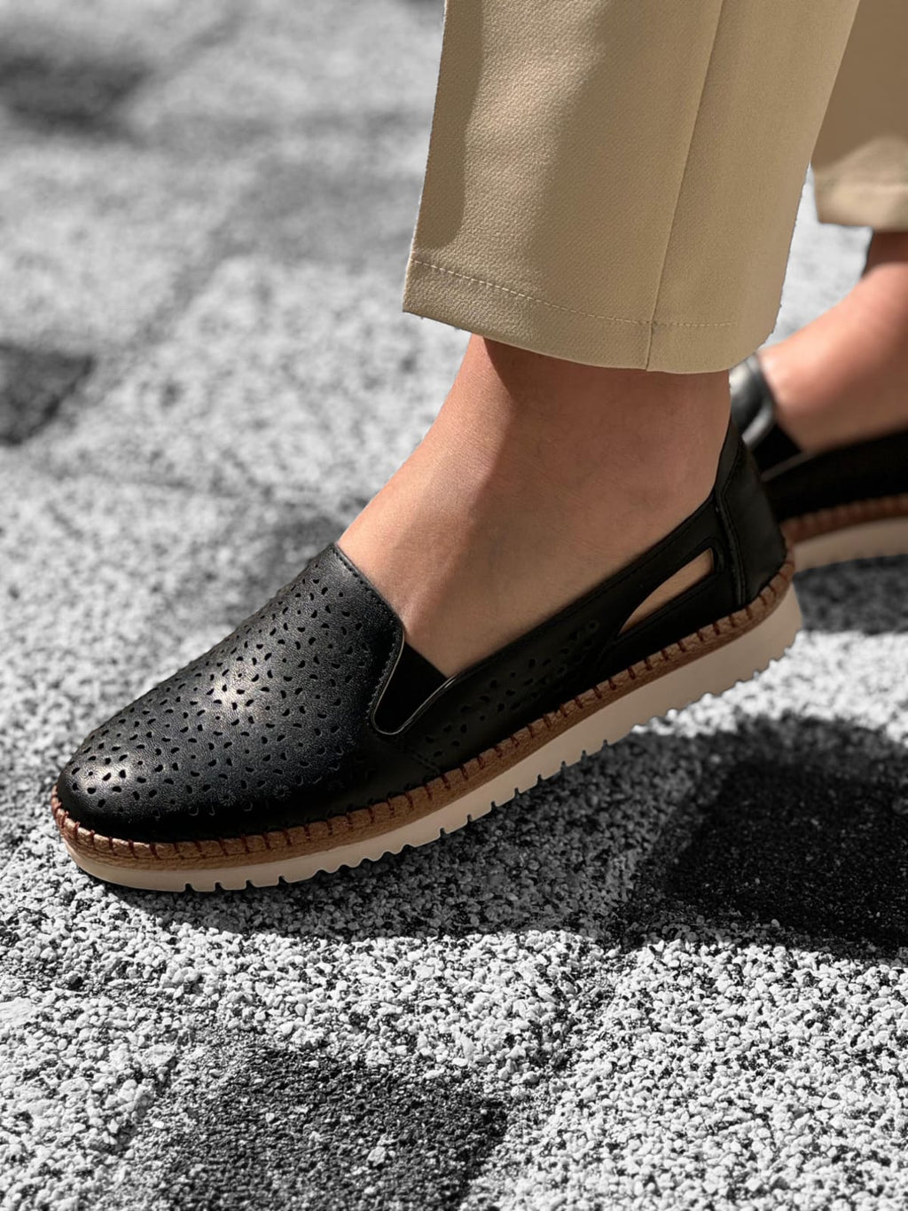 Ortopedik Delikli Yaz Ayakkabısı