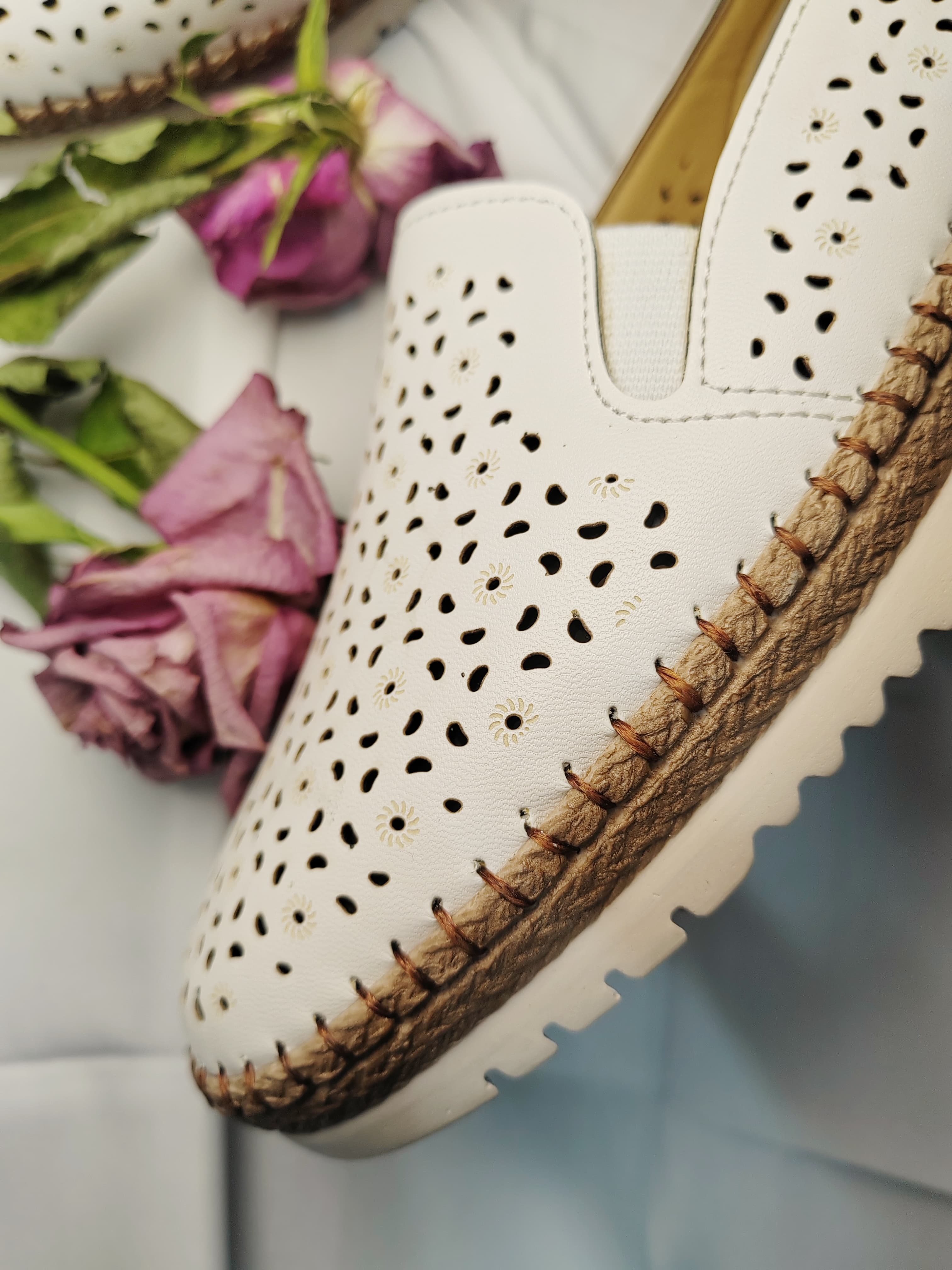 Ortopedik Delikli Yaz Ayakkabısı