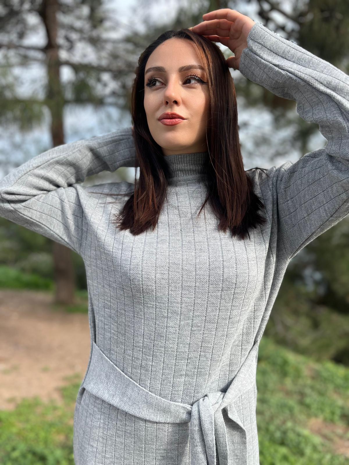 KUŞAKLI BAĞLAMALI YARI BOĞAZLI ESNEK MERSERİZE TRİKO KUMAŞ ELBİSE