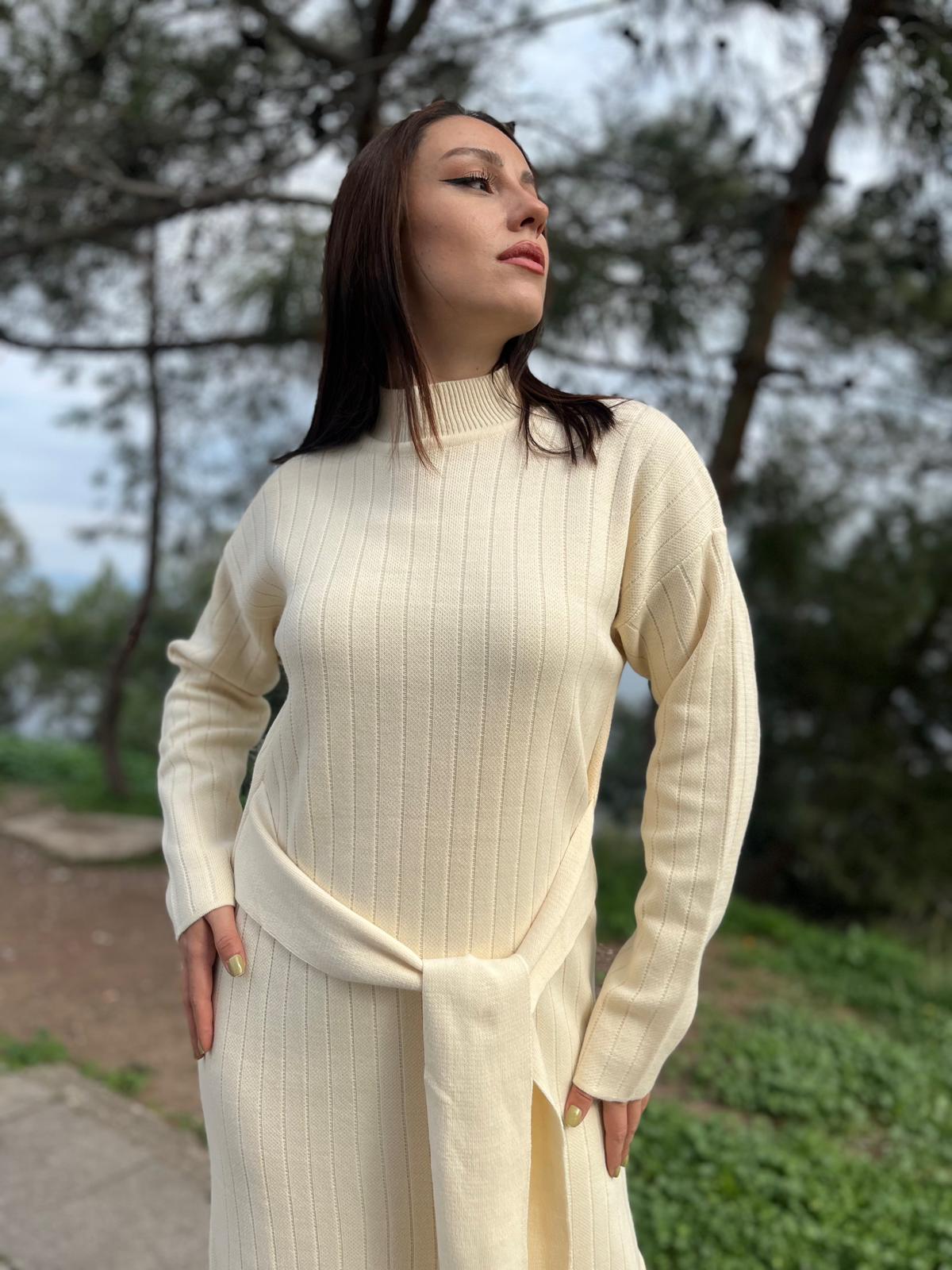 KUŞAKLI BAĞLAMALI YARI BOĞAZLI ESNEK MERSERİZE TRİKO KUMAŞ ELBİSE