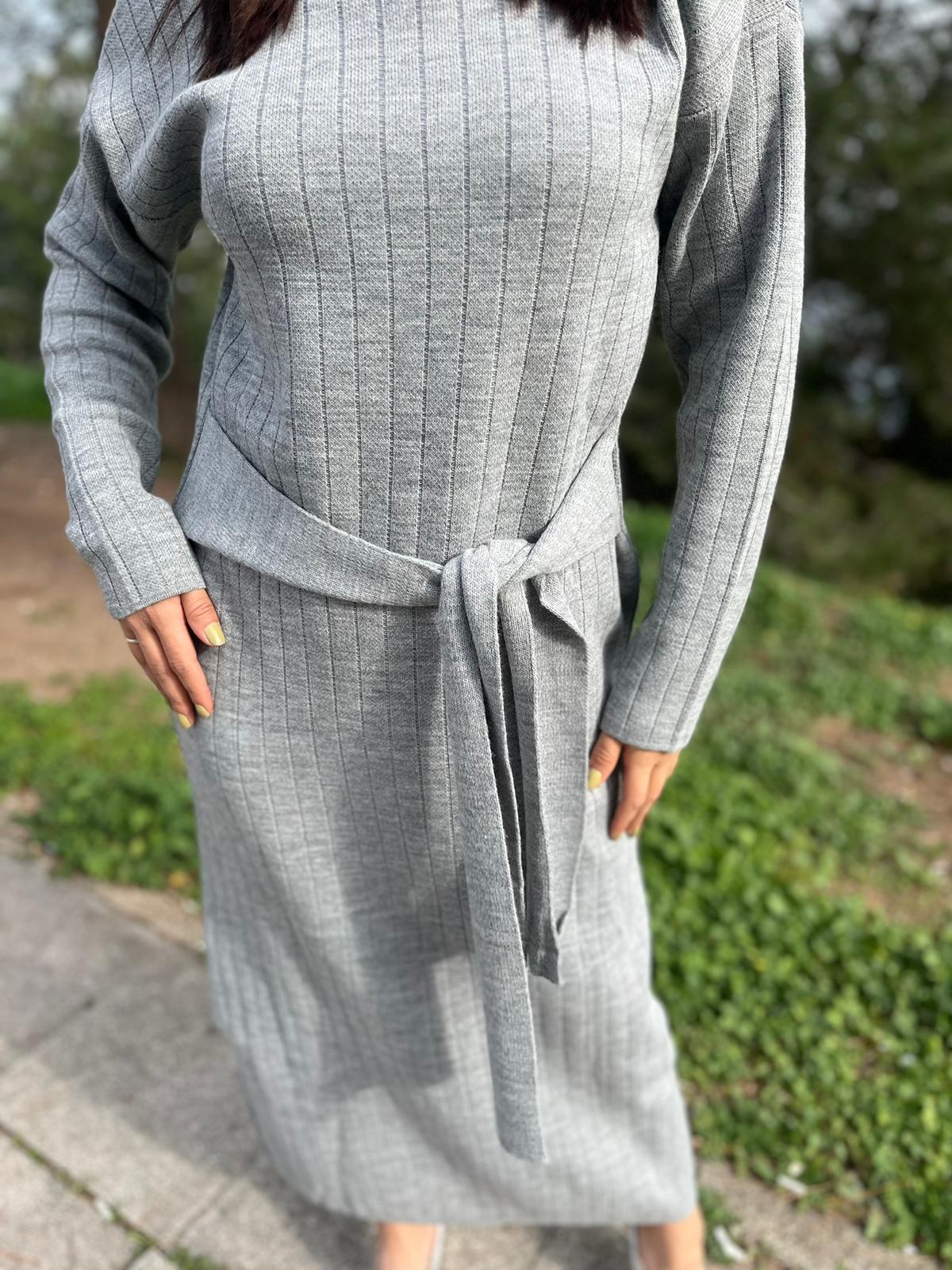 KUŞAKLI BAĞLAMALI YARI BOĞAZLI ESNEK MERSERİZE TRİKO KUMAŞ ELBİSE