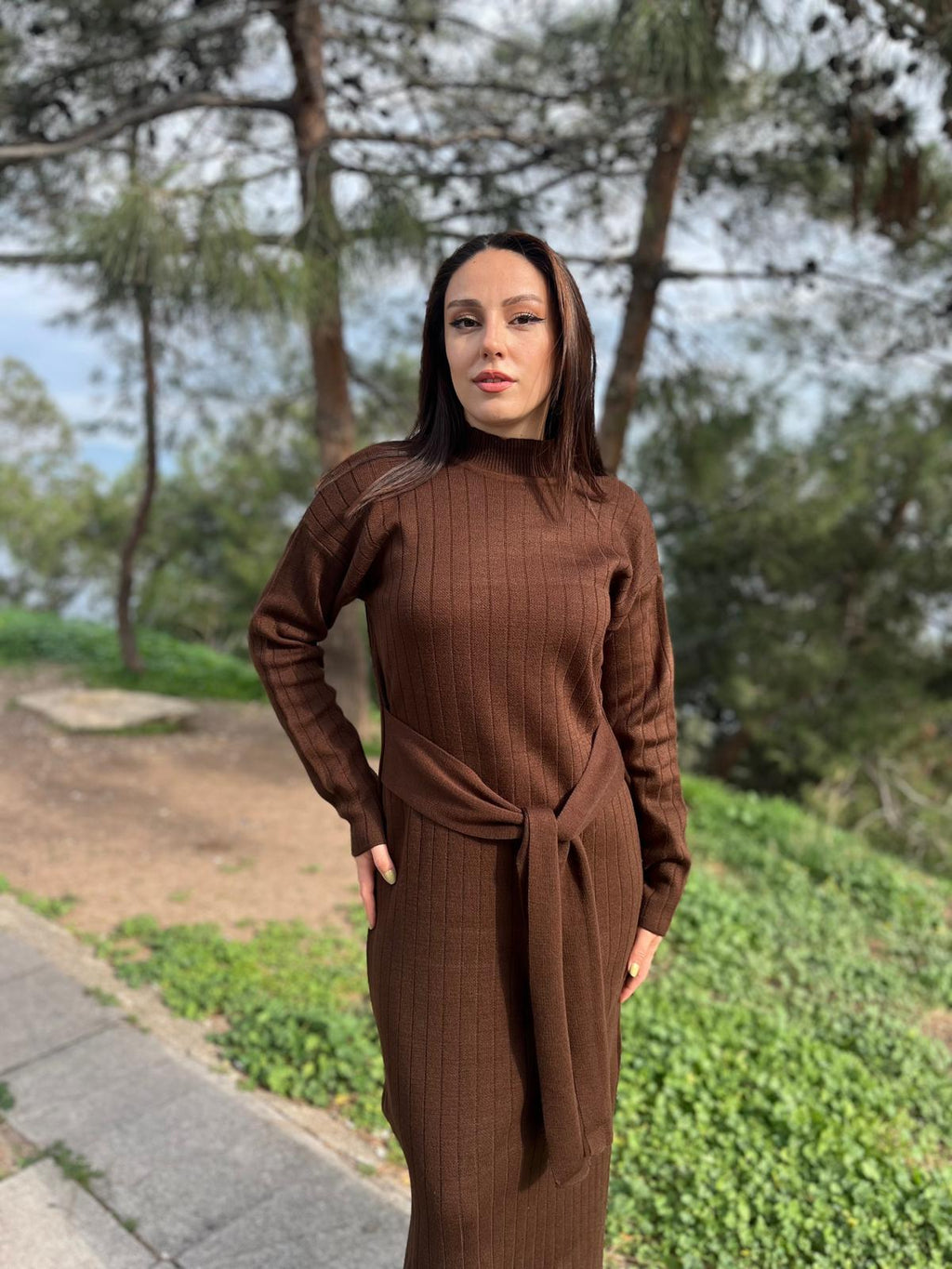 KUŞAKLI BAĞLAMALI YARI BOĞAZLI ESNEK MERSERİZE TRİKO KUMAŞ ELBİSE