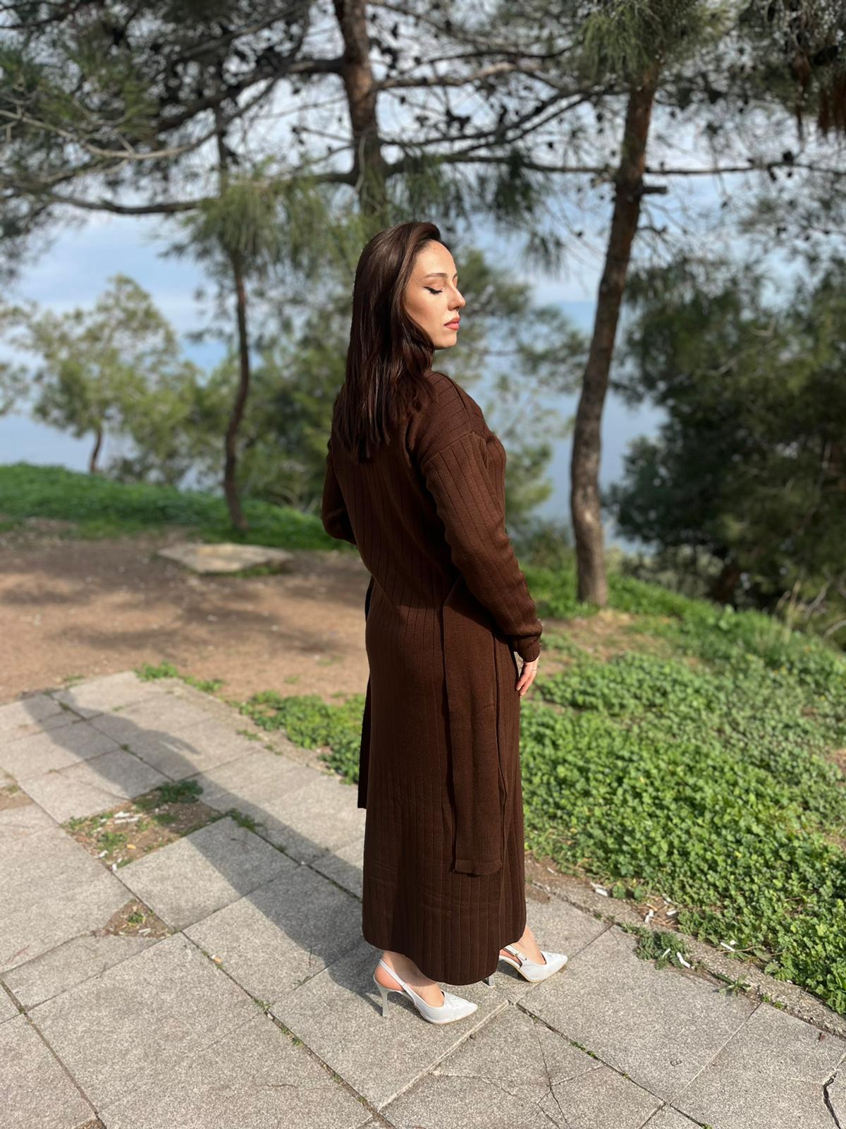 KUŞAKLI BAĞLAMALI YARI BOĞAZLI ESNEK MERSERİZE TRİKO KUMAŞ ELBİSE