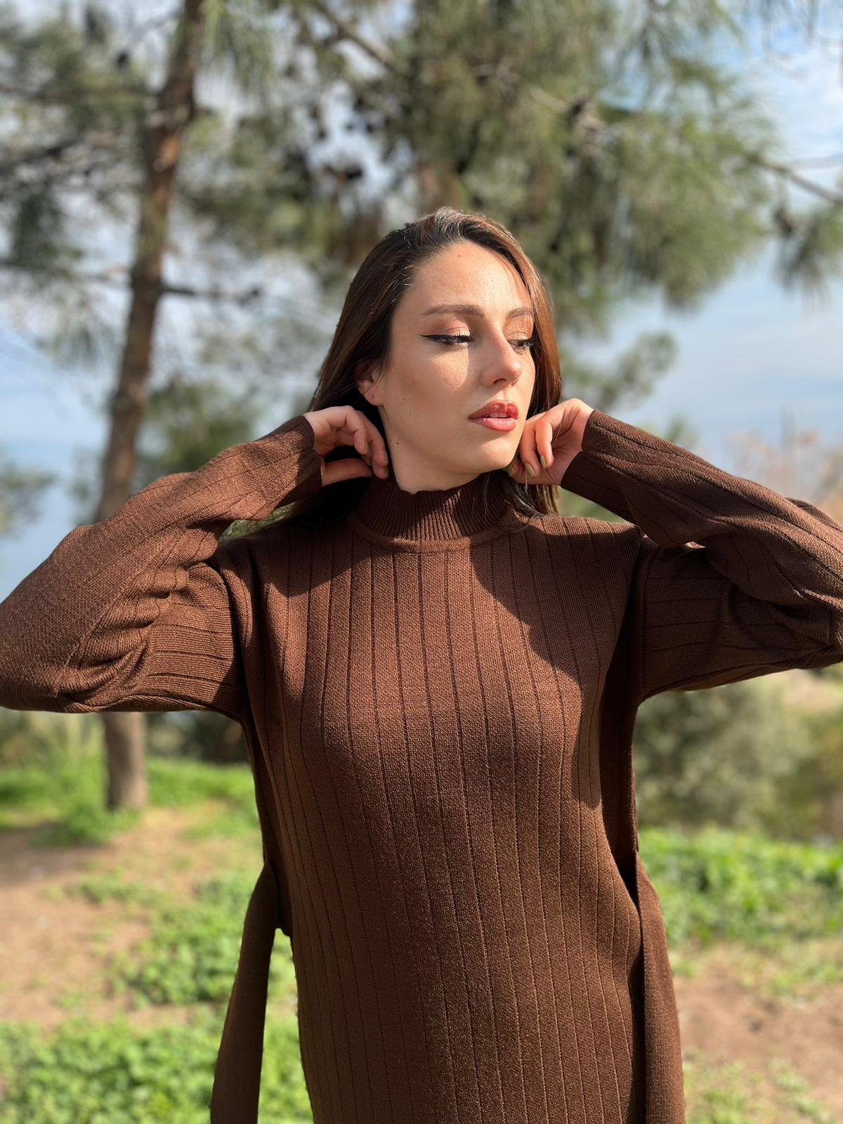 KUŞAKLI BAĞLAMALI YARI BOĞAZLI ESNEK MERSERİZE TRİKO KUMAŞ ELBİSE