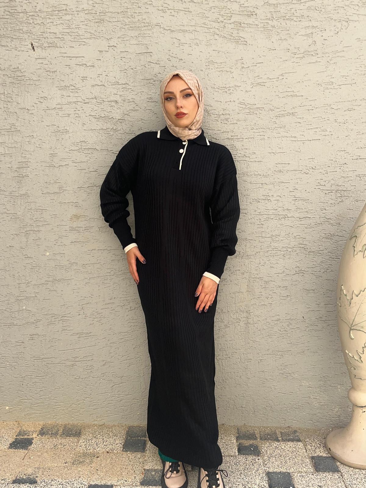 YAKA DÜĞMELİ UZUN TESETTÜR TRİKO ELBİSE