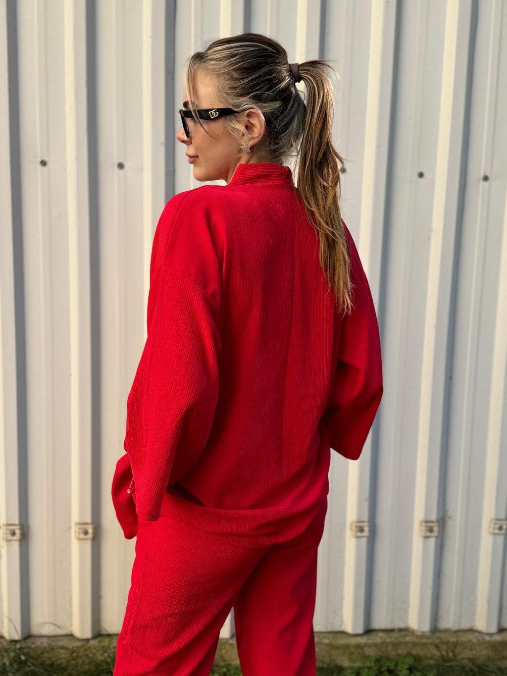 Yaz Aylarının Vazgeçilmezi: Bürümcük Kumaş İkili Takım