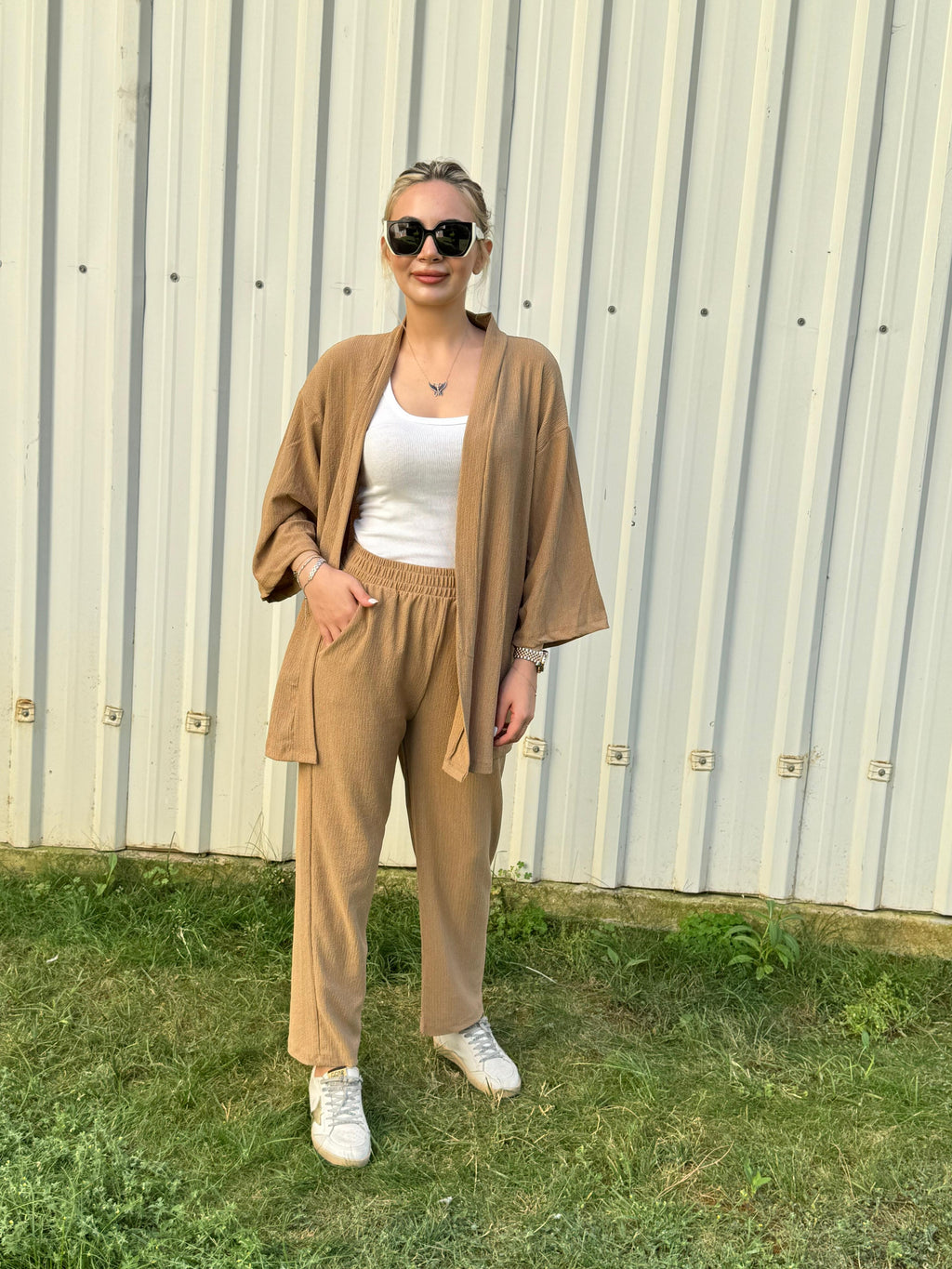 Yaz Aylarının Vazgeçilmezi: Bürümcük Kumaş İkili Takım