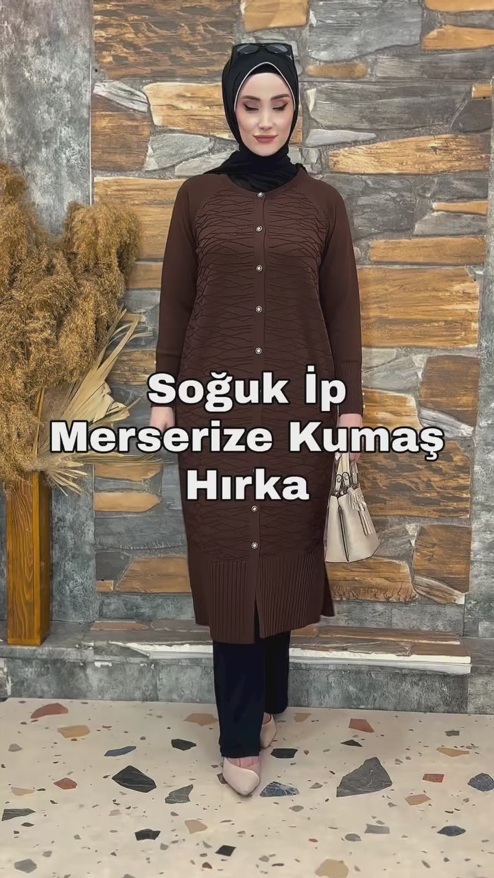 Merserize Kumaş Düğmeli Uzun Hırka