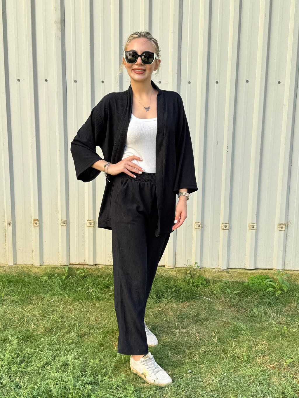 Yaz Aylarının Vazgeçilmezi: Bürümcük Kumaş İkili Takım