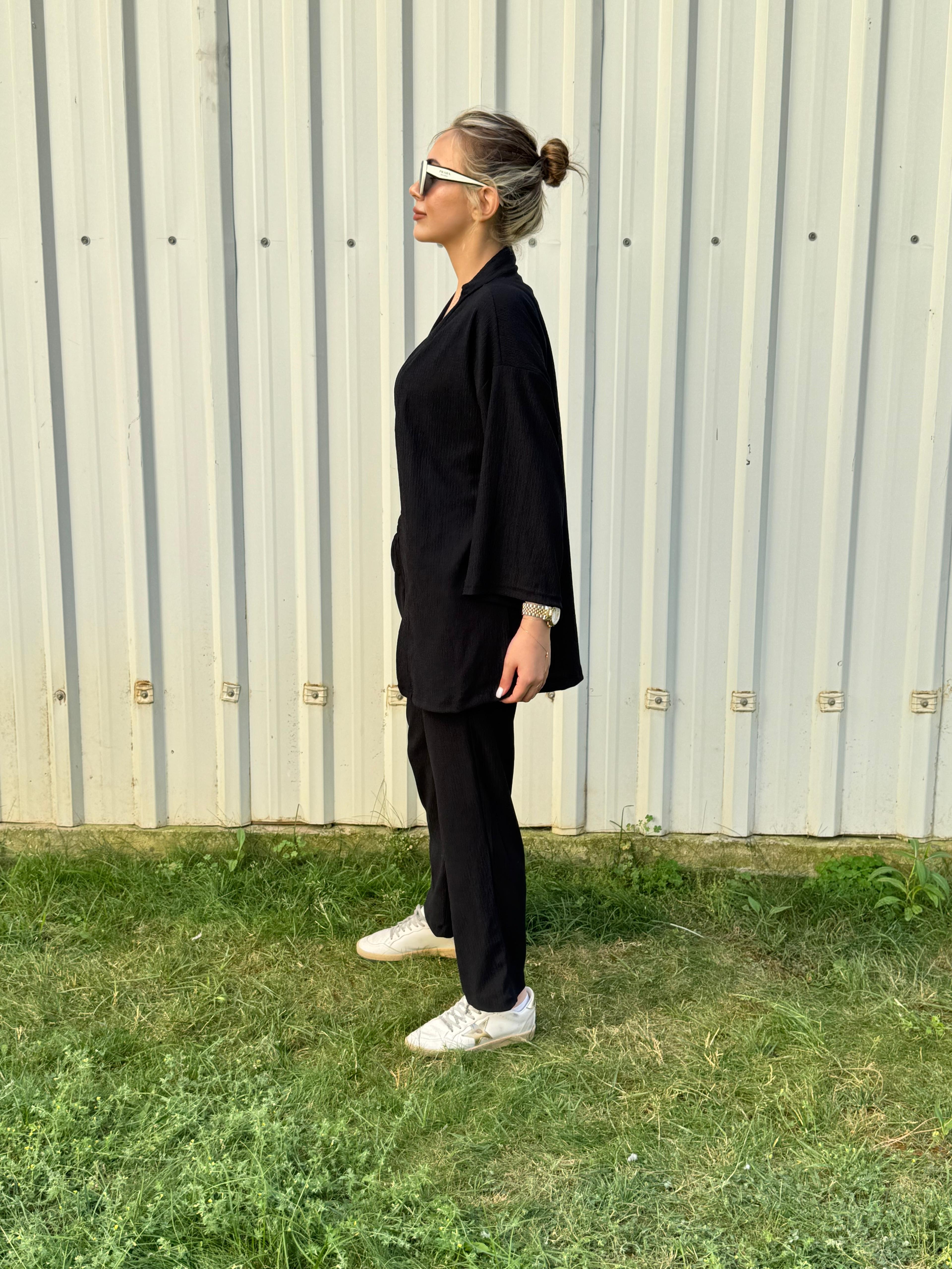 Yaz Aylarının Vazgeçilmezi: Bürümcük Kumaş İkili Takım