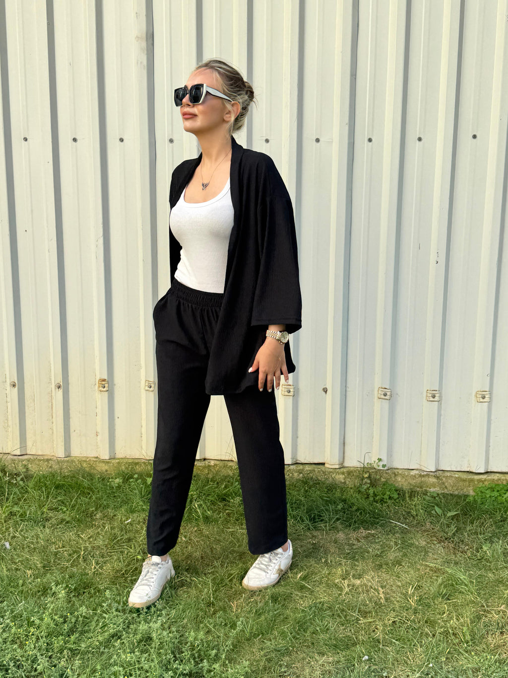 Yaz Aylarının Vazgeçilmezi: Bürümcük Kumaş İkili Takım